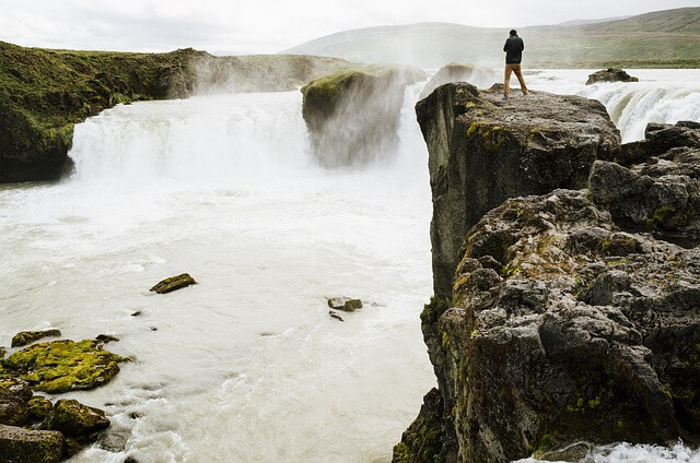 Iceland 413700 640 (1)